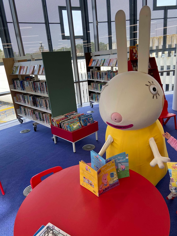 WHAT'S ON: Miss Rabbit surprises Peppa Pig fans in Bournemouth | BH